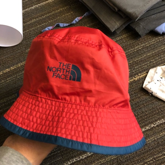 north face reversible bucket hat